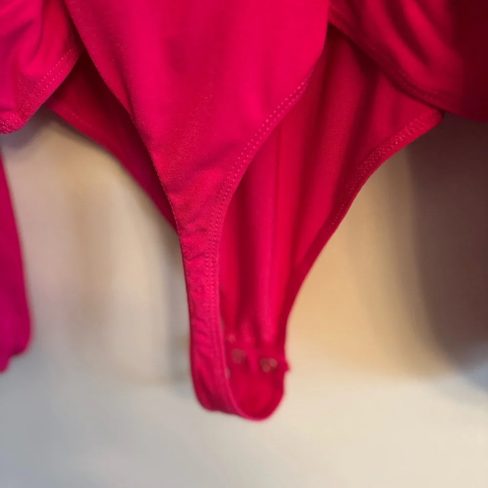 Express Long Sleeve Houndstooth Bodysuit - Picture 10 of 10